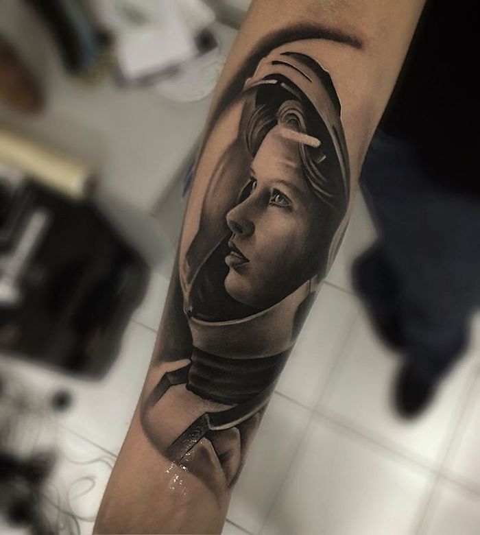 Realistic Woman Astronaut Tattoo by Renato Kiss