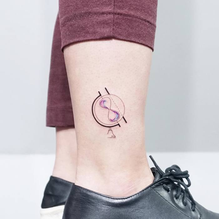 Delicate miniature tattoos by Tattooist Ida