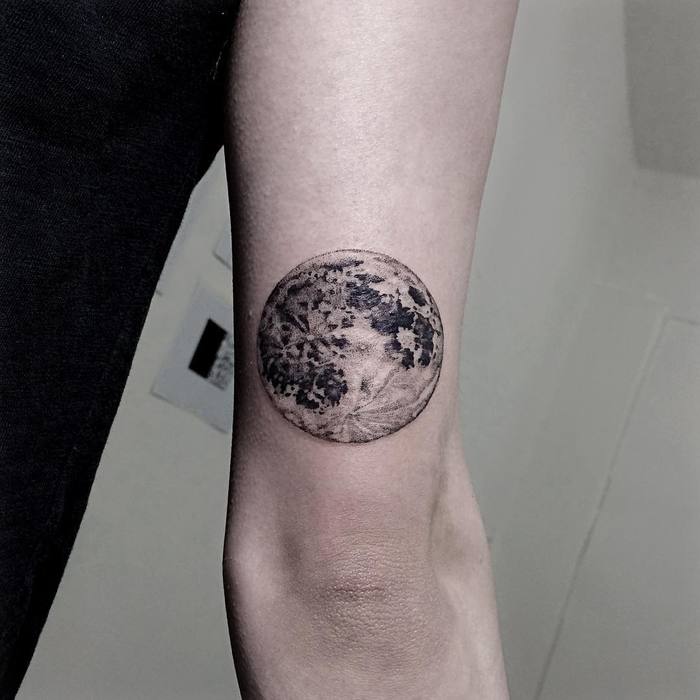 Full Moon Tattoo by oozy tattoo