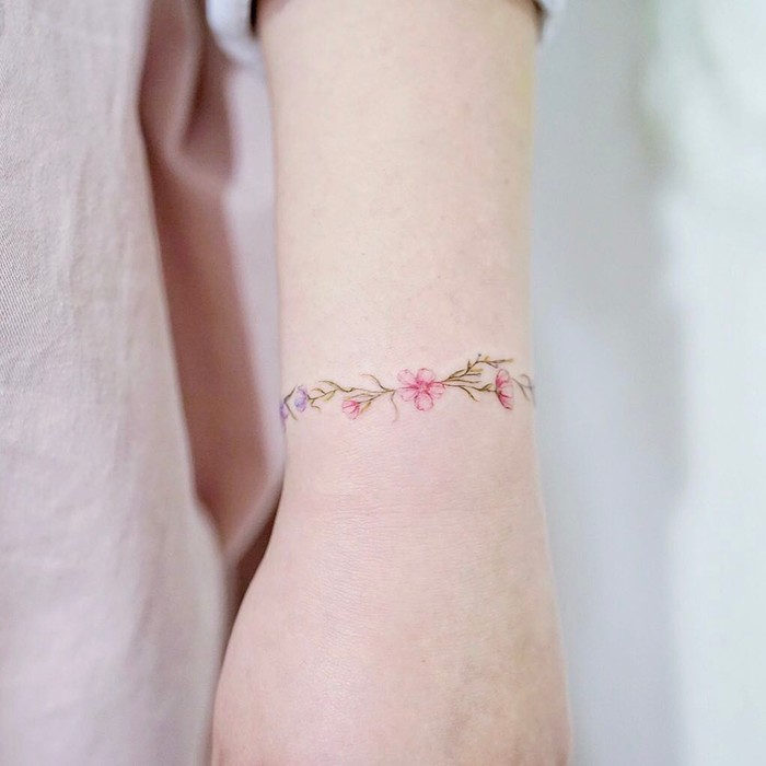 Lovely Floral Wrist Bracelet Tattoo 