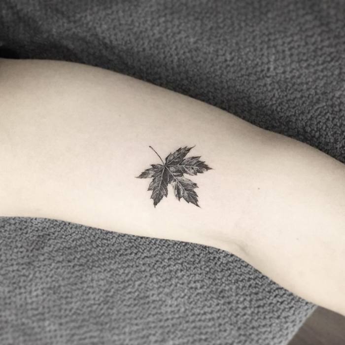 Maple Leaf Tattoo by tattooist_flower