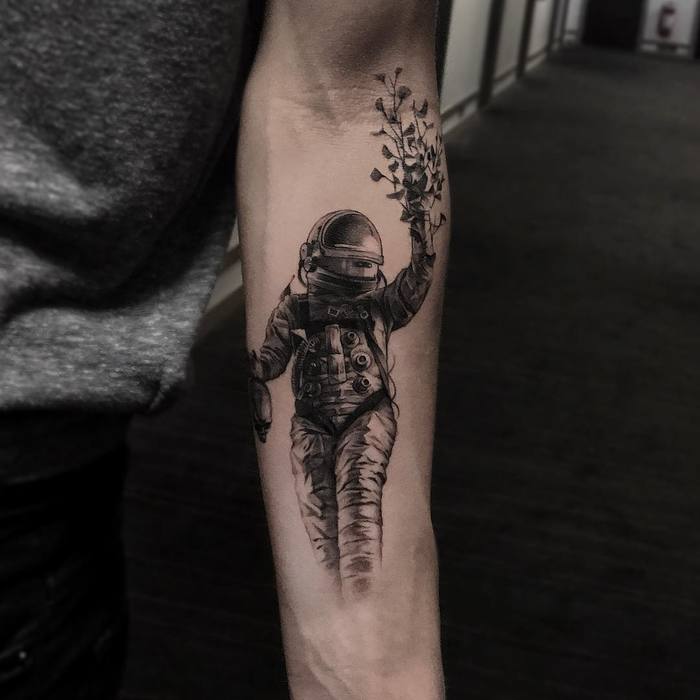 Blackwork Astronaut Tattoo by oscarakermo