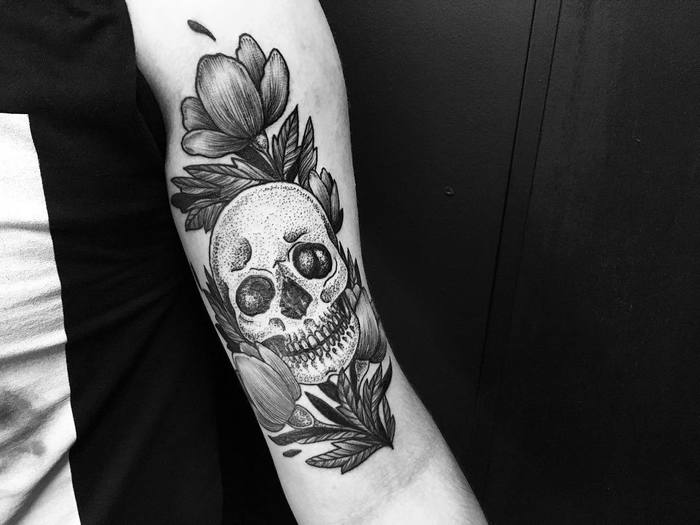 Blacwork Skull Tattoo by ana.orlandin 