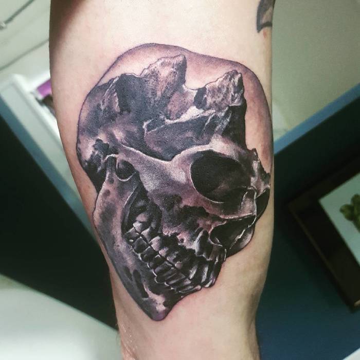 Skull Tattoo by Yolanda Valades 
