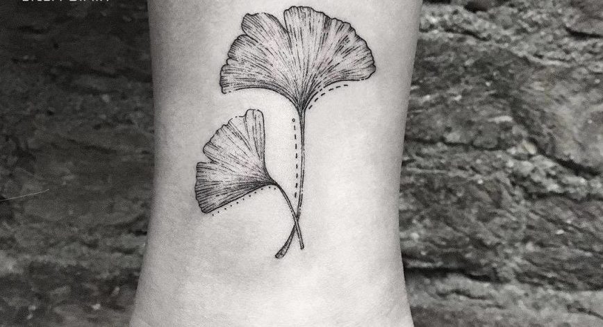24 Gorgeous Ginkgo Leaf Tattoo Designs