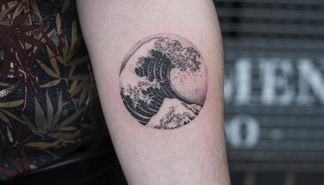 43 Outstanding Wave Tattoo Designs for Ocean Lovers