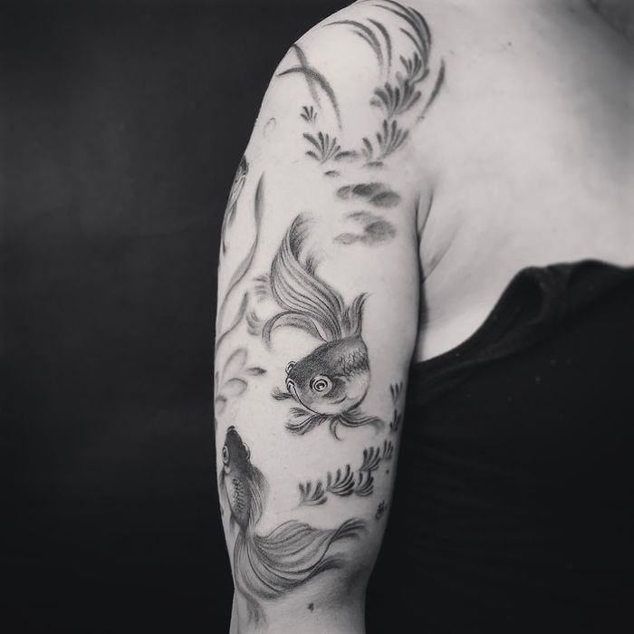 Goldfish tattoo 28 charming tattoo designs for women   Онлайн блог о  тату IdeasTattoo